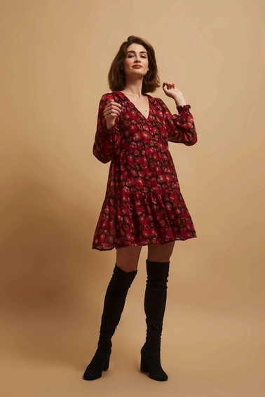 Sukienka z rozkloszowanym dołem