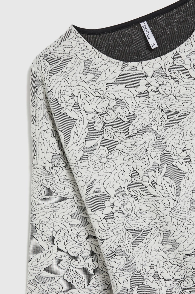 Bluza z kwiatowym wzorem i rękawami 3/4 biała