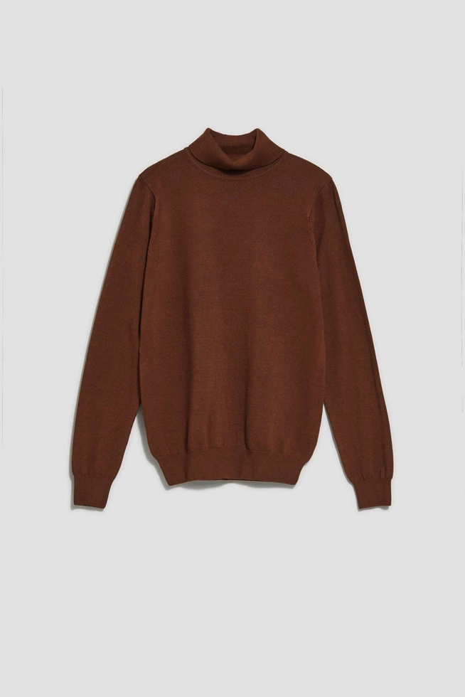 Golf z dzianiny kasztanowy