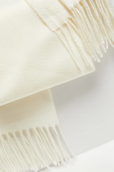 Gładki szalik z frędzlami ecru
