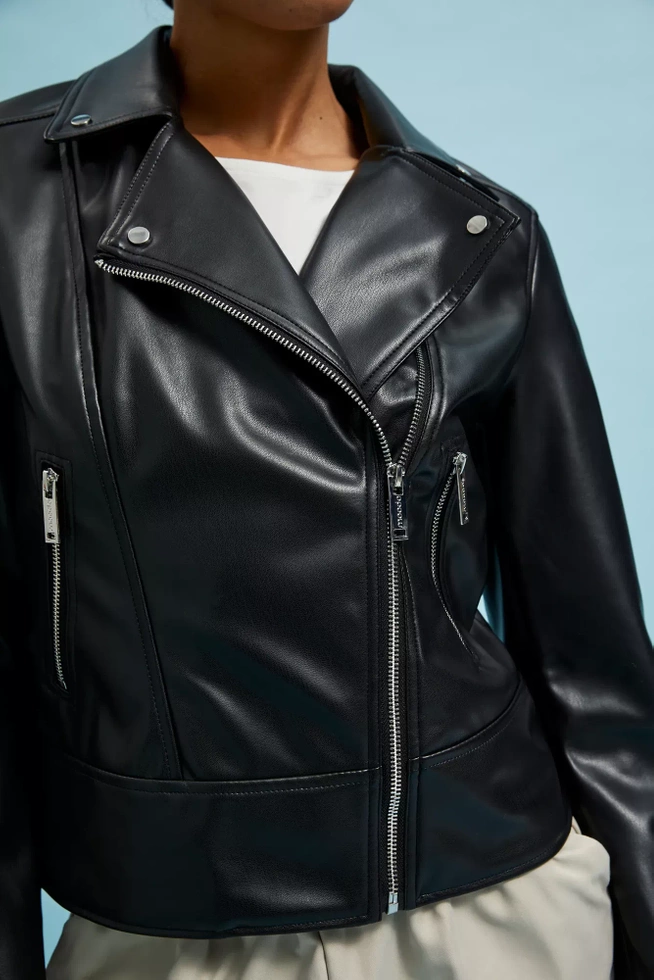 Kurtka ramoneska zapinana na zamek