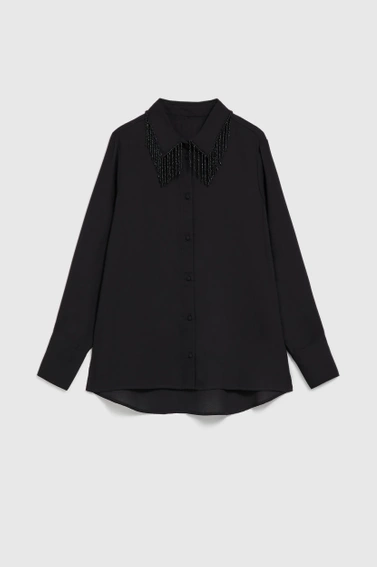 Koszula z ręcznie doszywanymi koralikami czarna