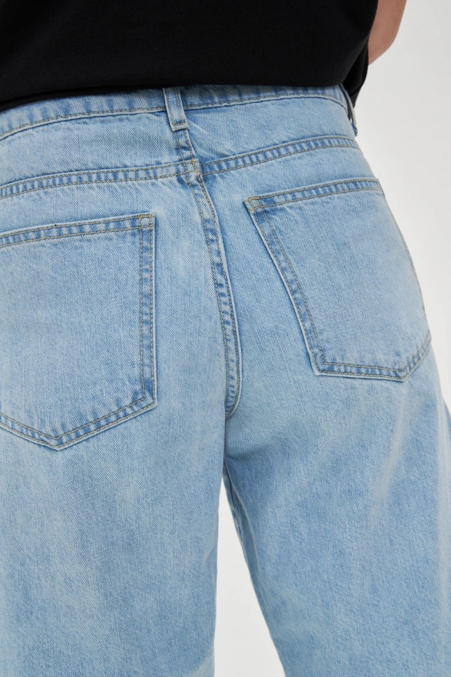 Jeansowe bermudy jasnoniebieskie