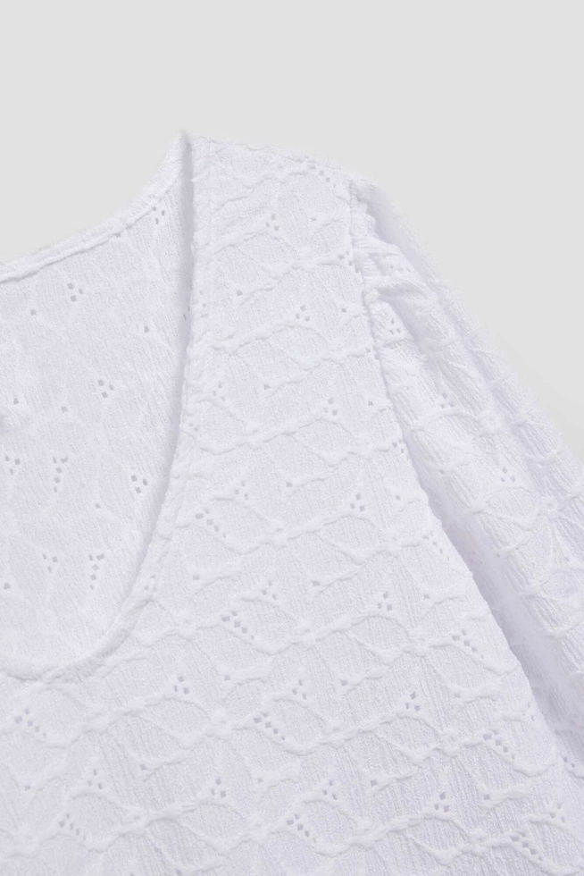 Ażurowa bluzka z dekoltem w serek