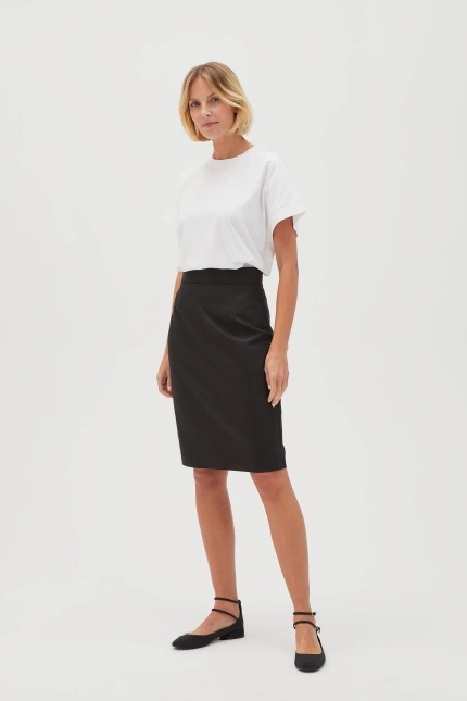 Ołówkowa spódnica czarna