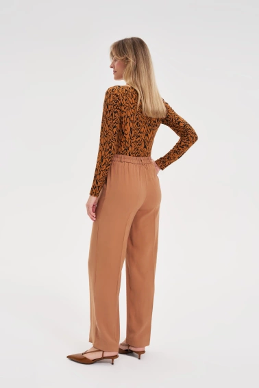 Spodnie w kant z wiskozy brązowe