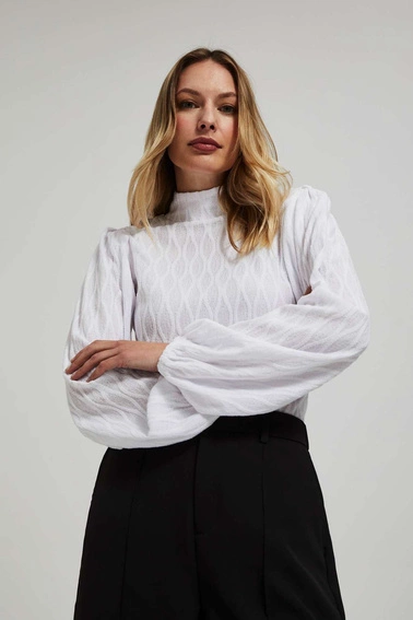Bluzka z półgolfem i bufiastymi rękawami biała