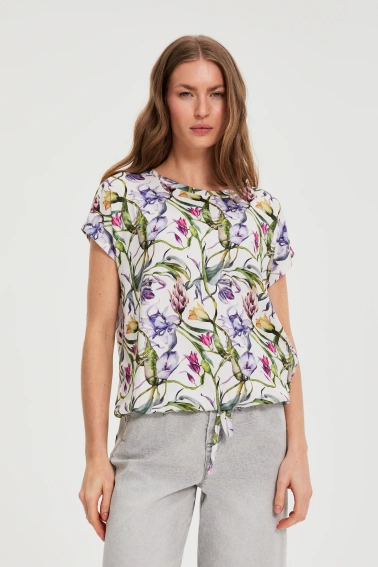 Bluzka w kwiaty biała