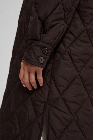 Długa pikowana kurtka