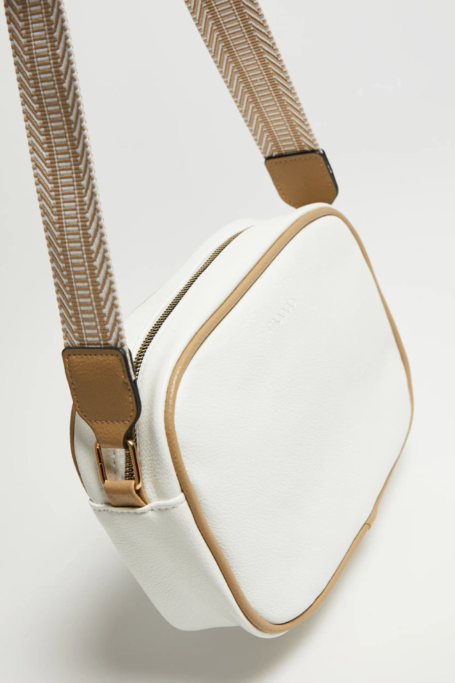 Pikowana torebka beżowa