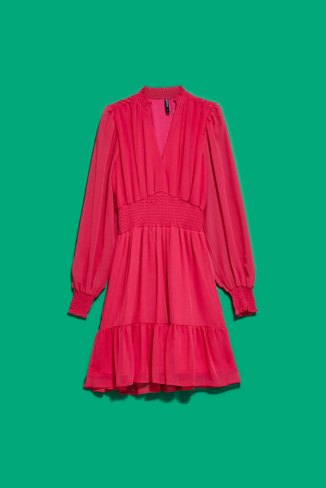 Sukienka z falbaną i bufiastymi rękawami