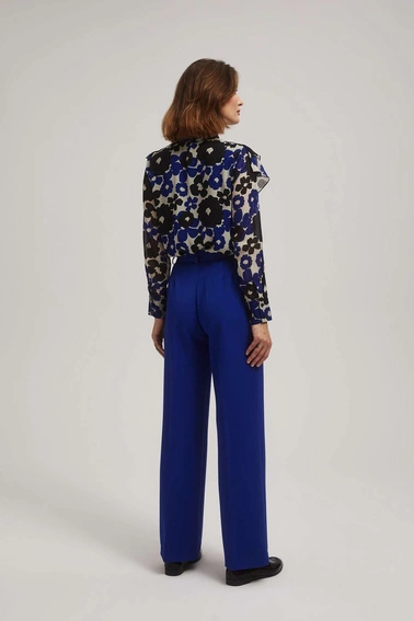 Spodnie w kant z szerokimi nogawkami niebieskie