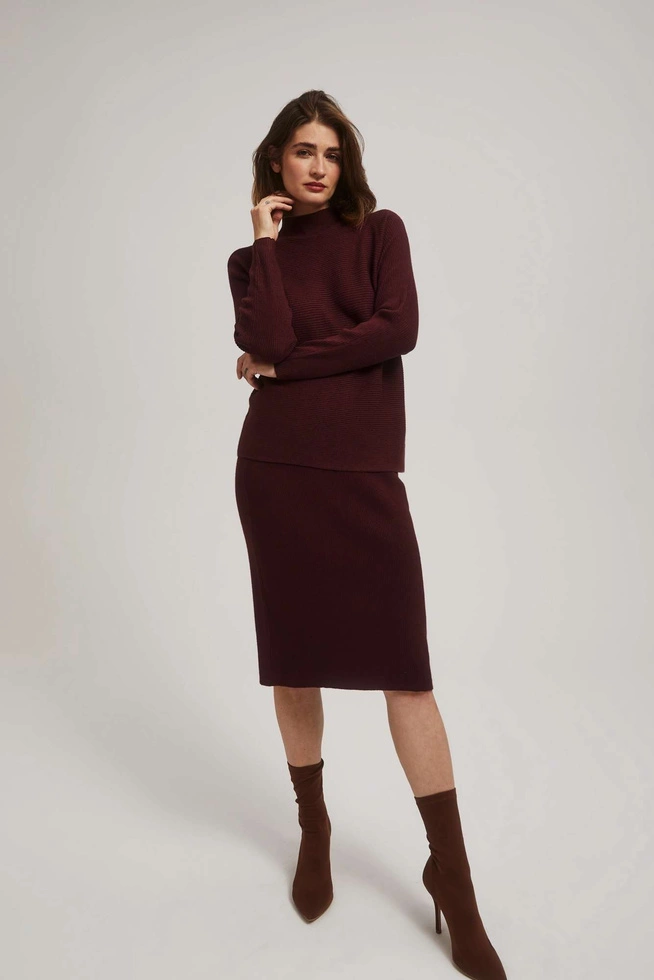 Dopasowana dzianinowa spódniczka kasztanowa
