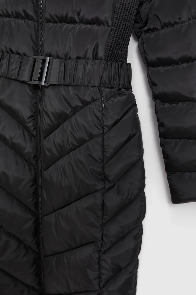 Pikowana kurtka z paskiem czarna