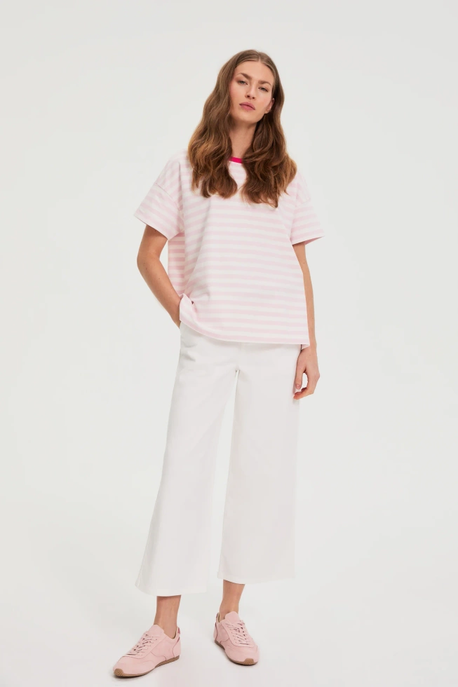 Jeansy z szerokimi nogawkami białe