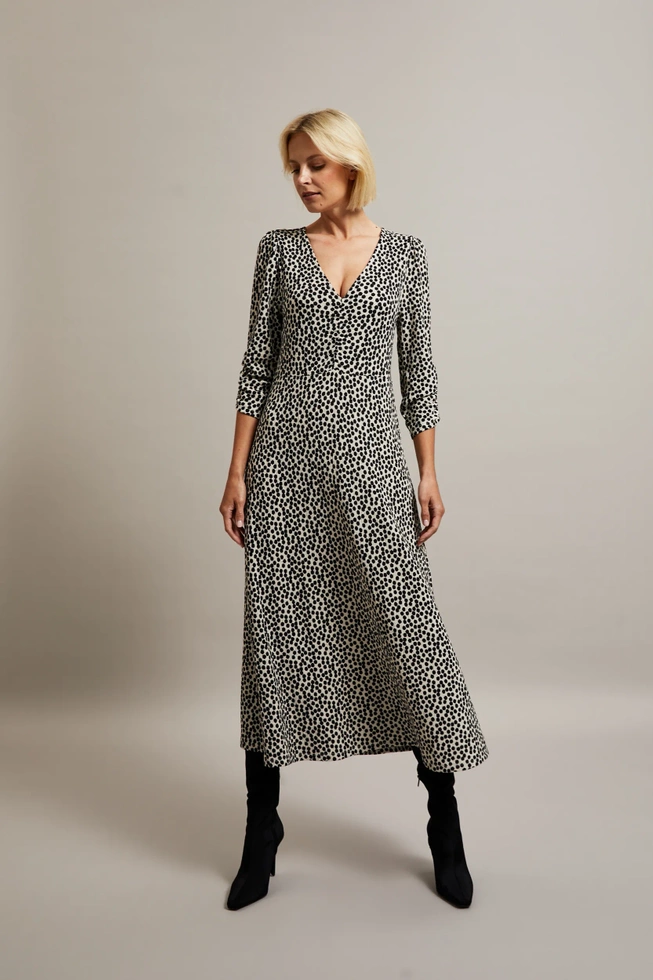 Sukienka midi w grochy czarna
