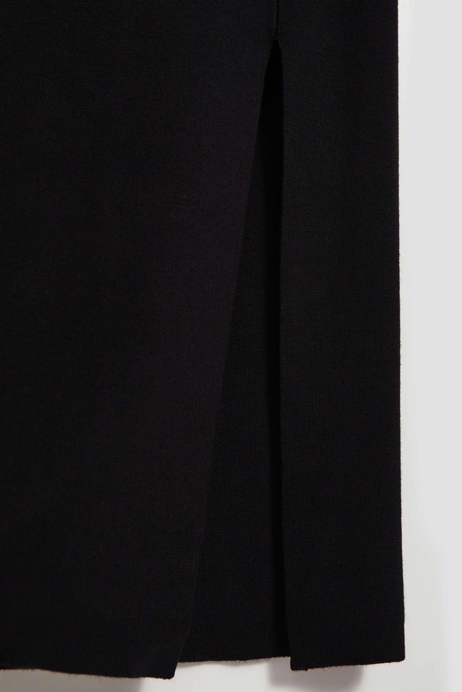 Ołówkowa spódnica midi z rozcięciem czarna