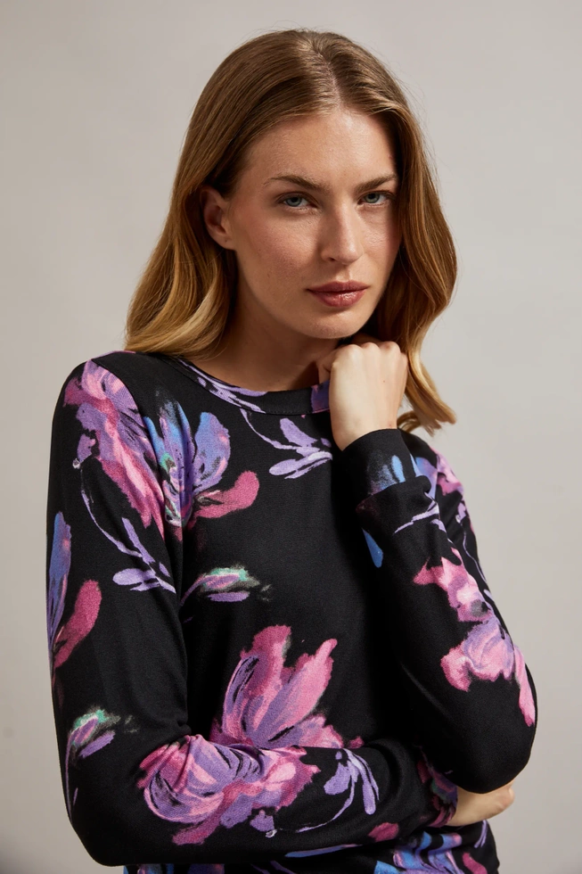 Sweter w kwiaty z długimi rękawami fioletowy