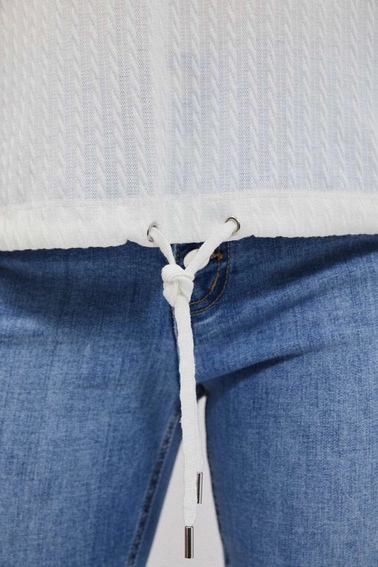 Bluzka ze strukturalnej tkaniny perłowa