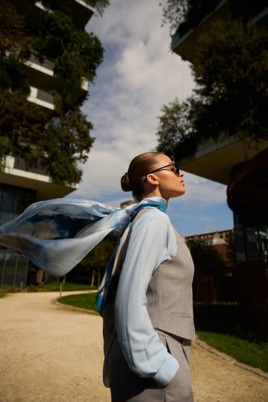 Elegancka kamizelka szara