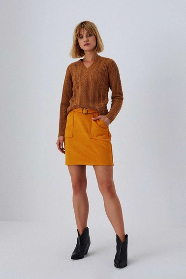 Trapezowa spódnica z kieszeniami