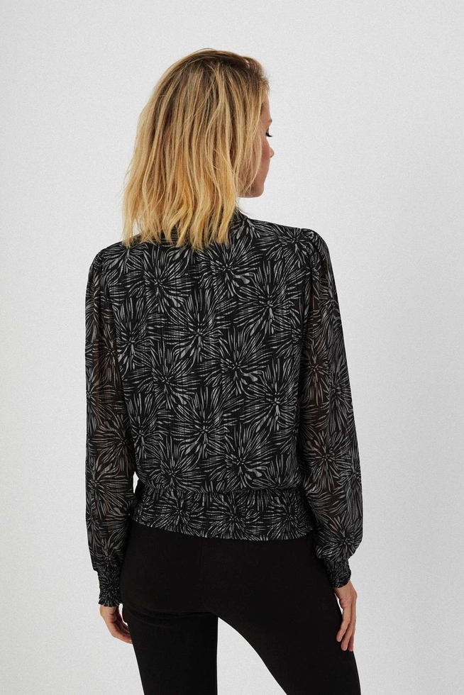 Koszula w roślinny wzór z bufiastymi rękawami czarna