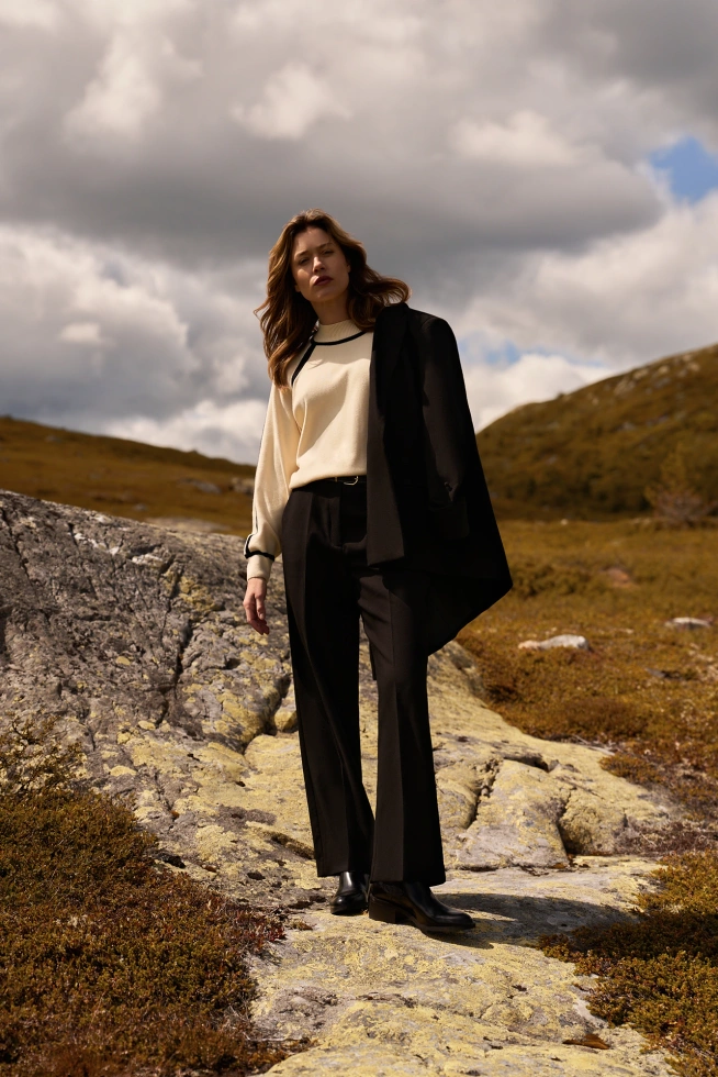 Sweter z półgolfem beżowy