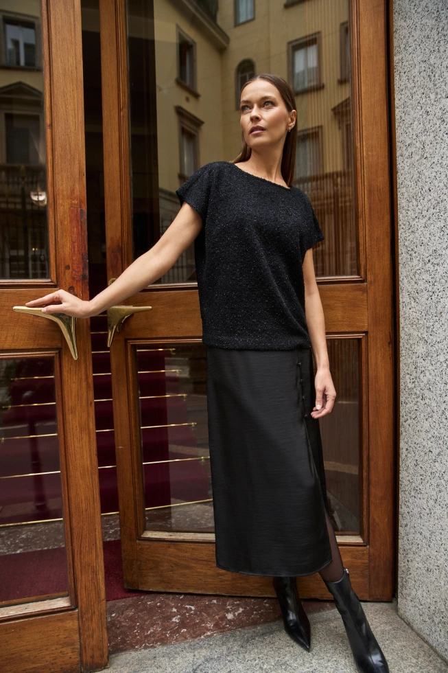 Błyszcząca bluzka z krótkimi rękawami czarna