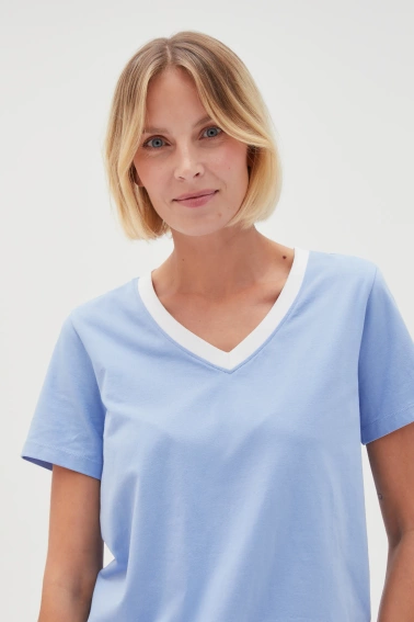 Bluzka z dekoltem w serek błękitna