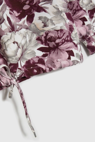 Bluza w kwiaty biała