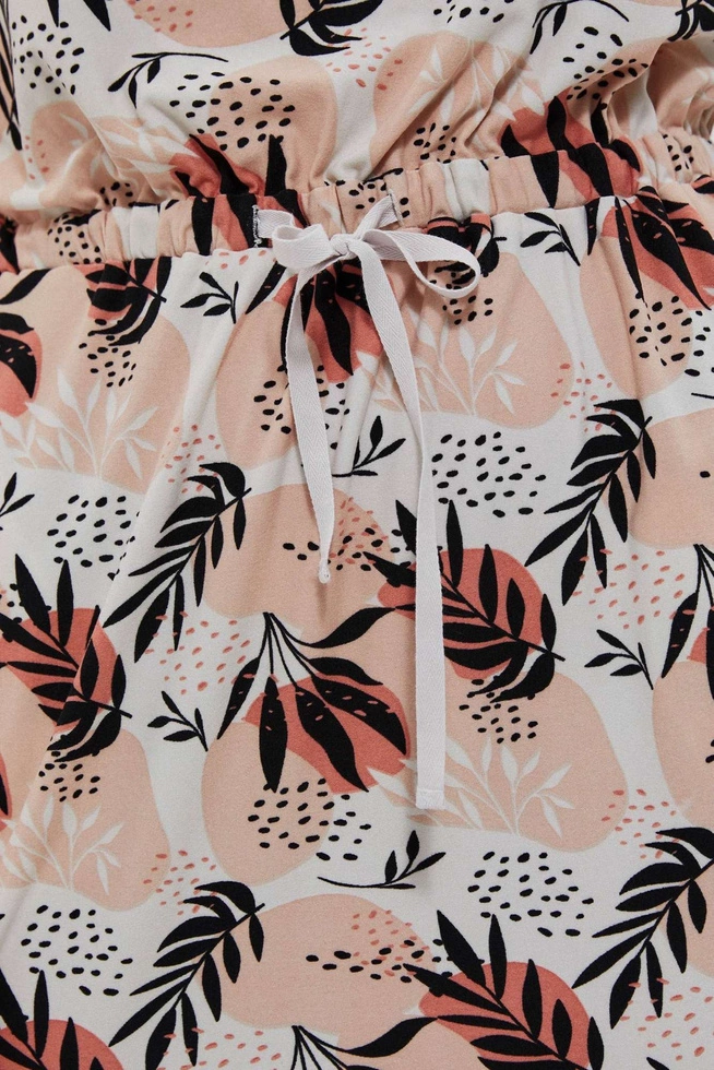 Letnia sukienka na ramiączkach piaskowa