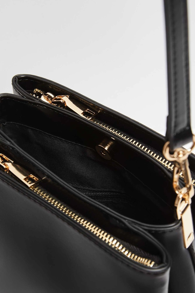 Torebka z łańcuszkiem czarna