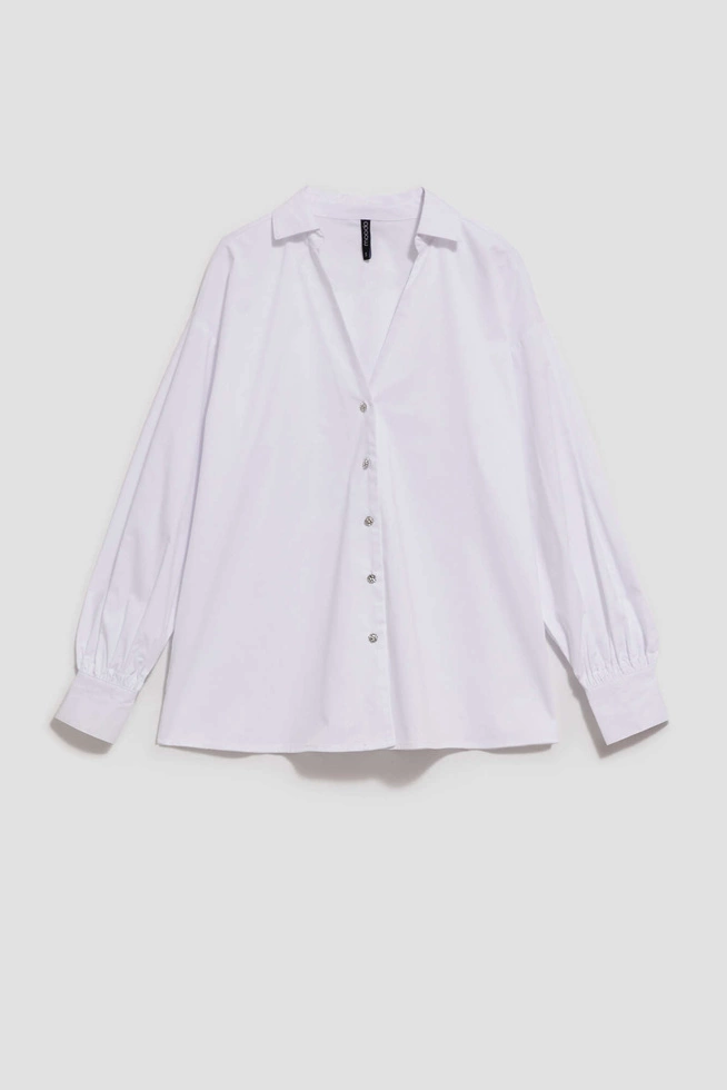 Koszula ze srebnymi ozdobnymi guzikami i kołnierzykiem biała