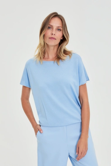 Cienki sweter błękitny