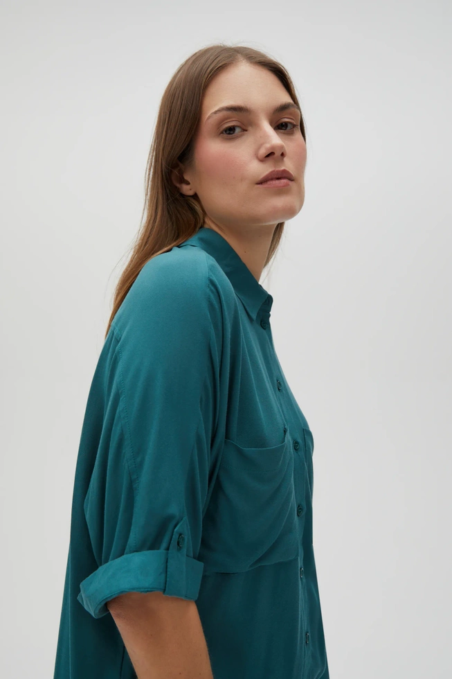 Wiskozowa koszula z podwijanymi rękawami zielona