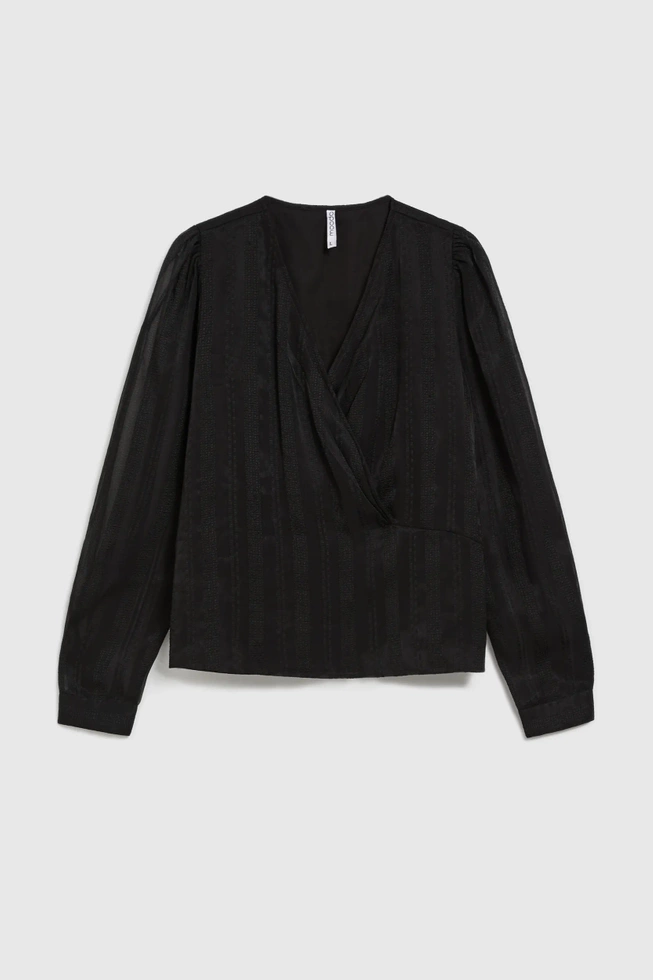 Elegancka koszula z dekoltem w serek czarna