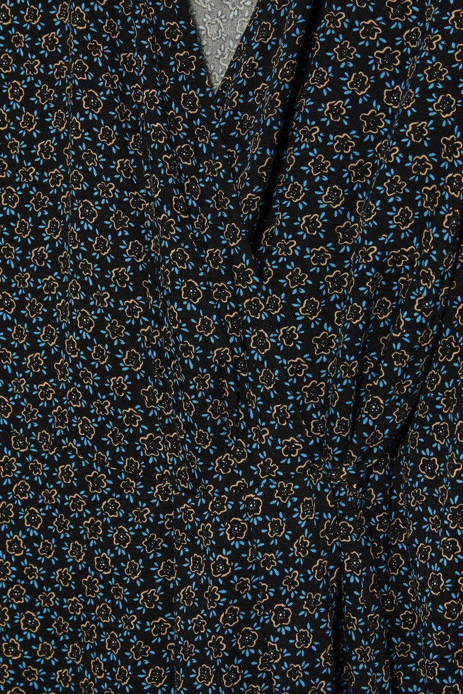 Sukienka midi wiązana w talii