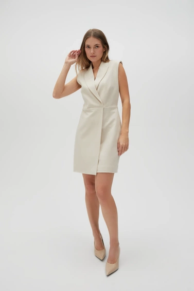 Elegancka sukienka beżowa 