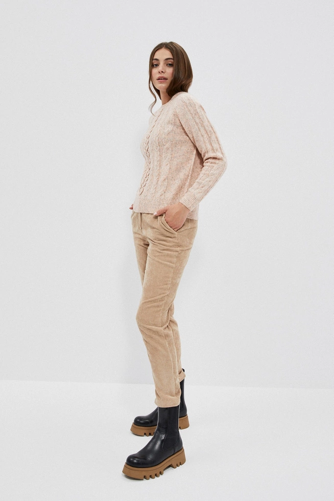 Sweter z ozdobnym splotem pudrowo-różowy