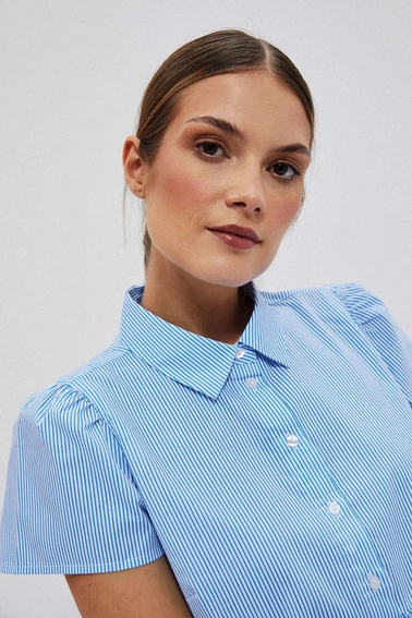 Koszulowa sukienka biało niebieska