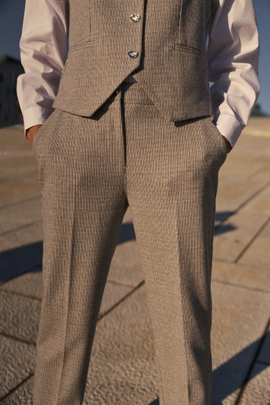 Spodnie w kant szare