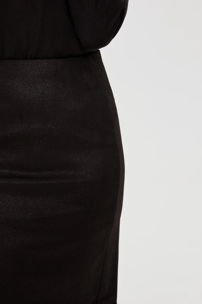 Ołówkowa spódnica czarna