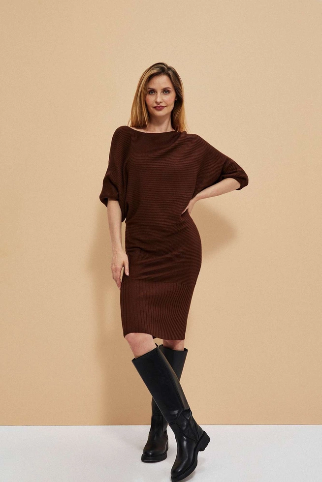 Ciepła sukienka z rękawem 3/4