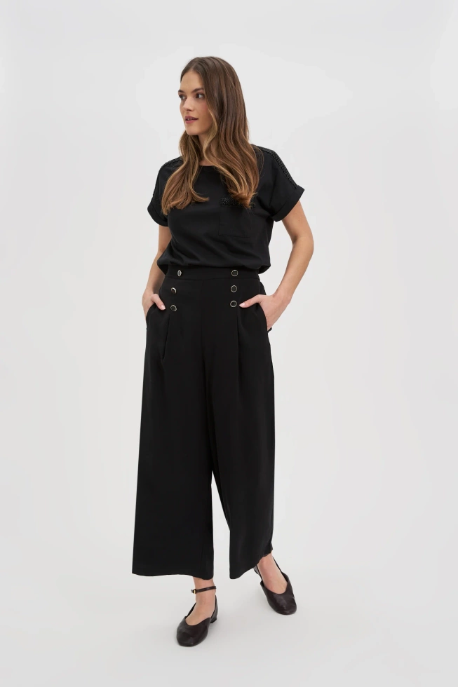 Bawełniany t-shirt ozdobiony koralikami czarny