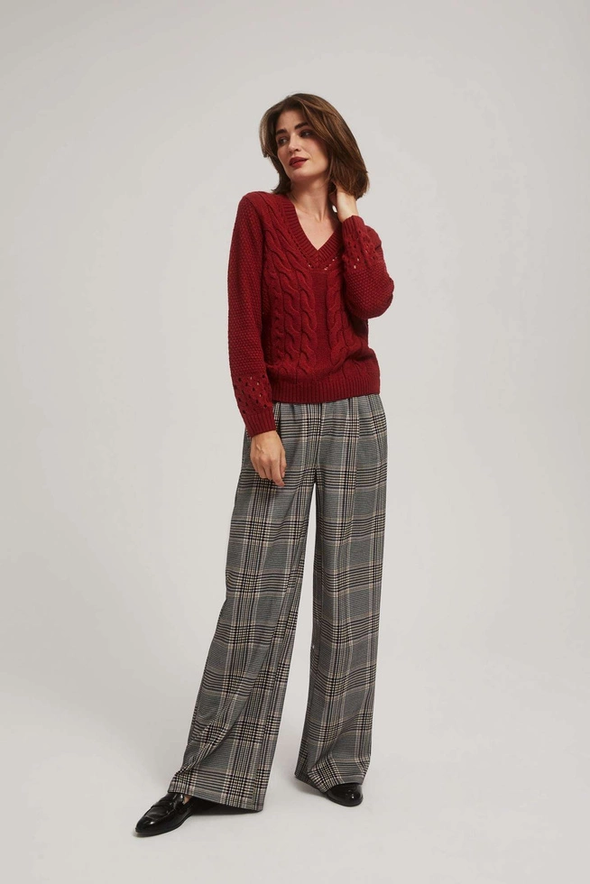 Sweter z ażurowymi rękawami