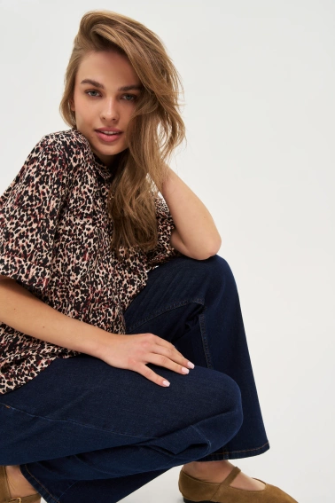 Wiskozowa koszula w panterkę czarna