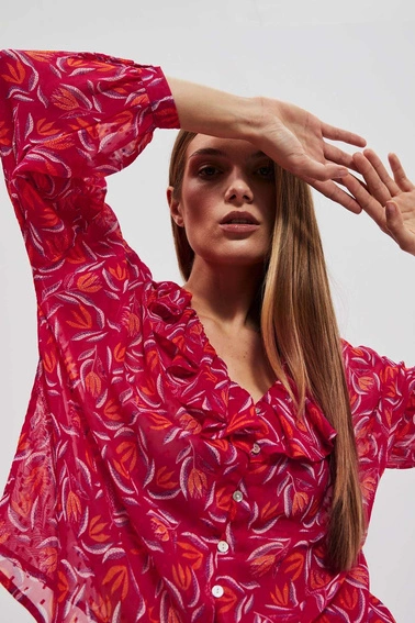 Koszula z falbaną na dekolcie