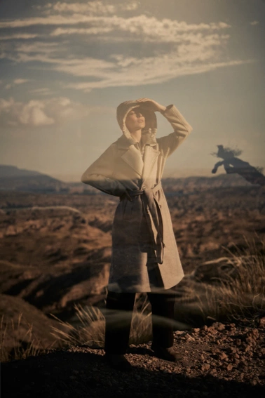 Płaszcz z kapturem beżowy