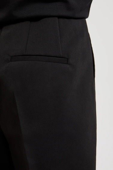 Gładkie spodnie w kant czarne 