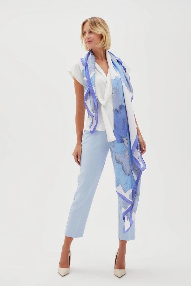 Letni wzorzysty szal błękitny